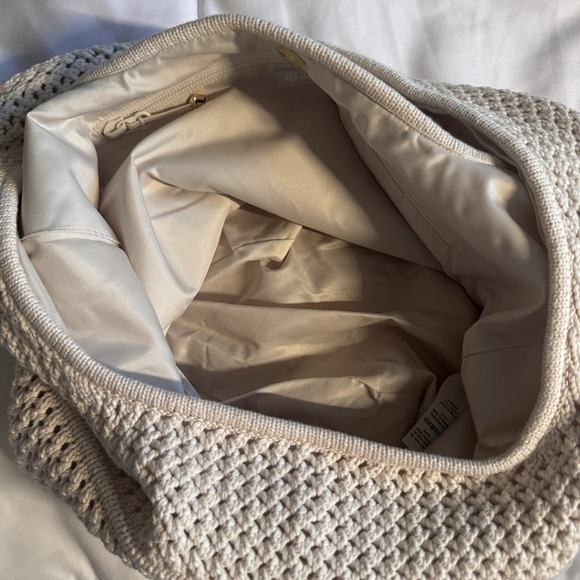 🤍 NWOT Lululemon Cotton Crochet Shoulder Bag 7L Light Ivory - Picture 8 of 11